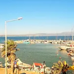 Проживання в сім'ї Catkapi Ciftlikkoey -izmir Чешме